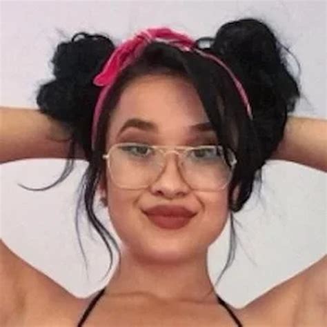 elizabeth pelayo tits|Ohgeelizzyp aka Elizabeth Pelayo : r/burstingout